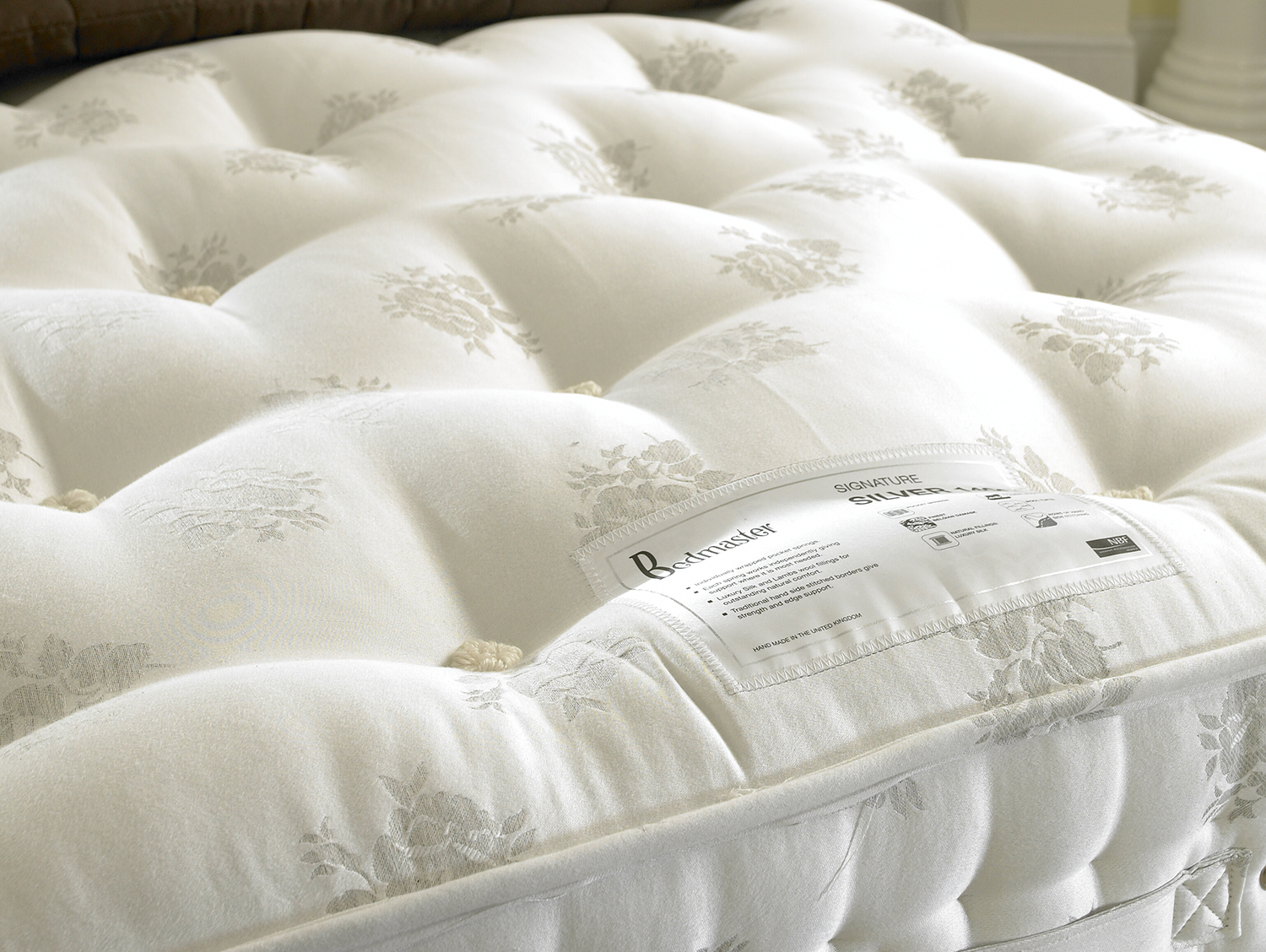 Traditional 1400 Pocket Sprung Hand Tufted Mattress